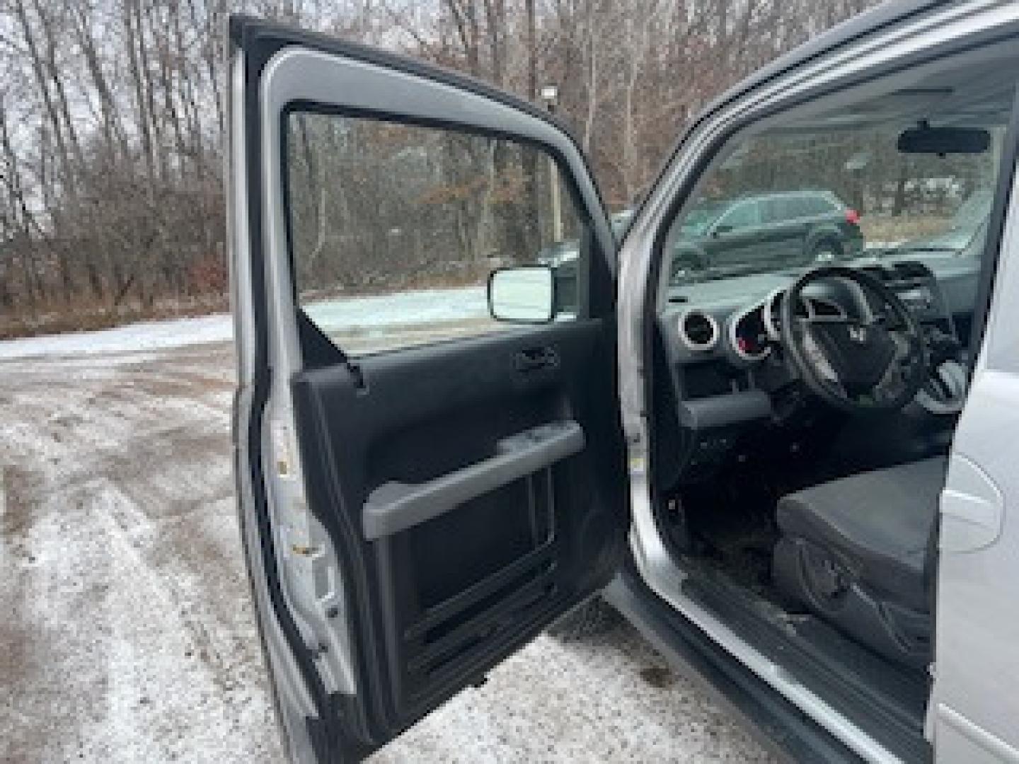 2008 Honda Element EX 2WD AT (5J6YH18798L) with an 2.4L L4 DOHC 16V engine, 5-Speed Automatic Overdrive transmission, located at 17255 hwy 65 NE, Ham Lake, MN, 55304, 0.000000, 0.000000 - Photo#8